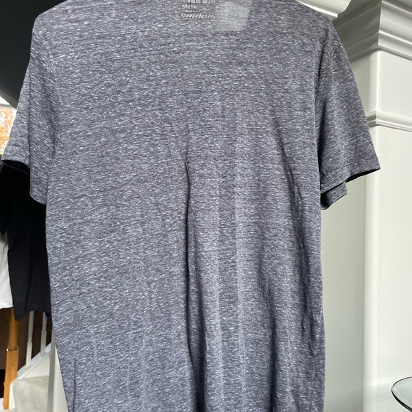 EUC Old Navy Henley T-shirt size small in Heather gray - Picture 2 of 4
